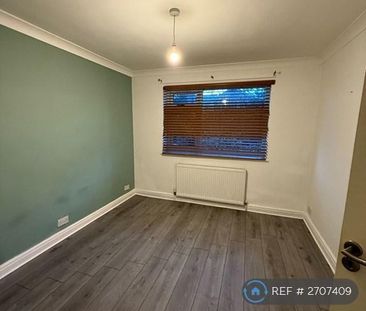 2 bedroom maisonette to rent - Photo 3