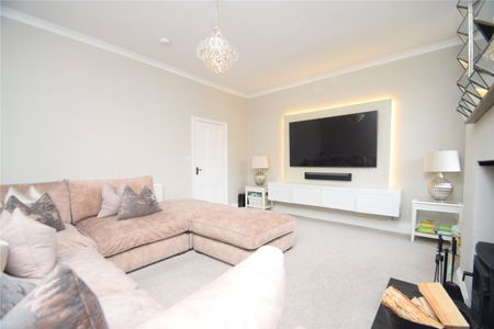 6 bed detached house to rent in High Street, Cloughton, YO13 - Photo 5