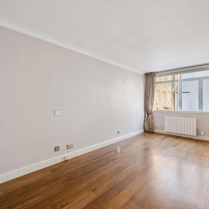 4 bedroom flat to rent - Photo 1