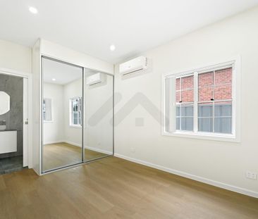 Comfortable 3-Bedroom Family Home with Spacious Outdoor Entertainin... - Photo 2
