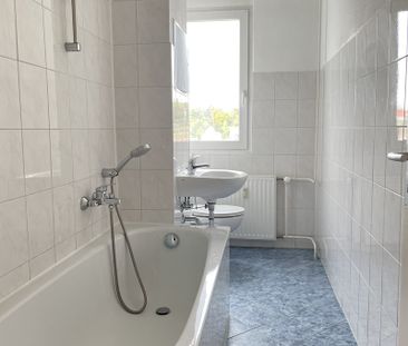 Gemütliche 3-Raum-Wohnung mit Badewanne und sonnigem Balkon - Photo 6