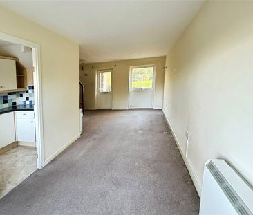 2 bedroom house to rent Pennywell Gardens, New Milton, BH25 - Photo 2