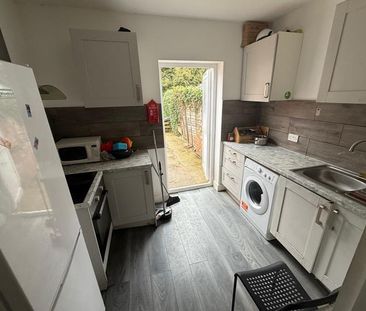 Terraced house to rent - Photo 3