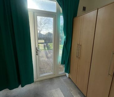 Room in a Shared House, Oxgate Gardens, NW2 - Photo 5