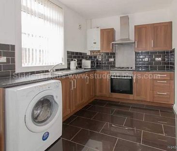 4 bedroom property to rent in Salford - Photo 5