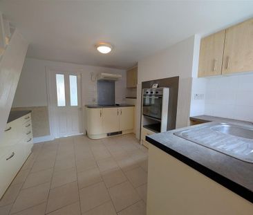 2 bedroom terraced house to rent - Photo 6
