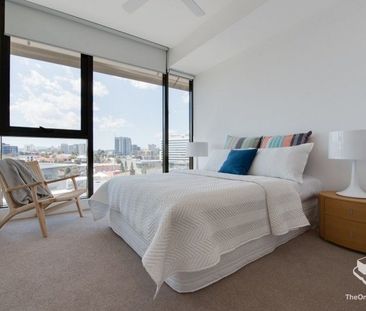 Modern 1 Bedroom Apartment with Resort-Style Amenities in Vibrant Newstead - Photo 3