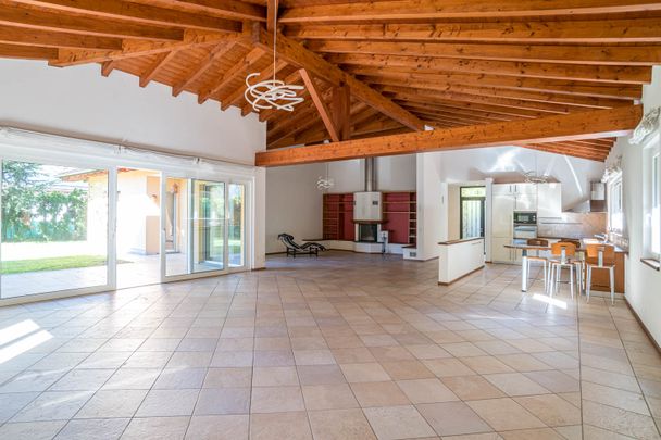 OSOGNA – VILLA INDIMENTICABILE STILE LOFT - Foto 1