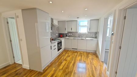 2 bedroom apartment to rent - Photo 2