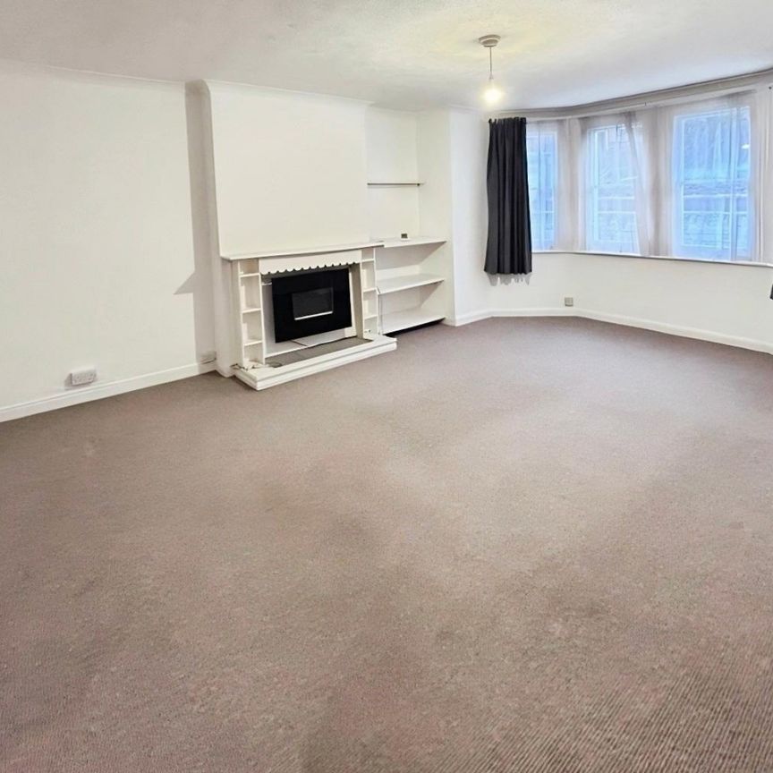 2 bedroom Flat To Let - Photo 1
