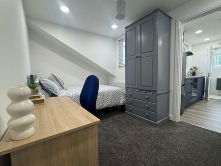 6 BEDROOM, EN-SUITE, 143 NORTHFIELD ROAD – STUDENT ACCOMMODATION COVENTRY - Photo 4