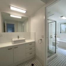 2/20 Aquila Court, Mermaid Waters QLD 4218 - Photo 1