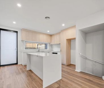 41/2 Foulkes Street, Denman Prospect ACT 2611 - Townhouse For Rent ... - Photo 6