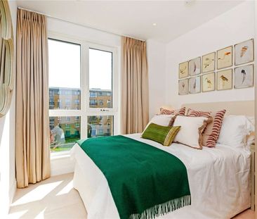 A luxury ground floor one bedroom apartment in the prestigious Teddington Riverside development. - Photo 2