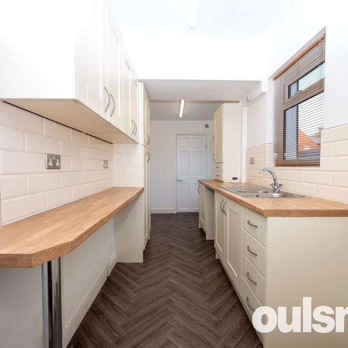 3 bedroom end of terrace house to rent - Photo 1