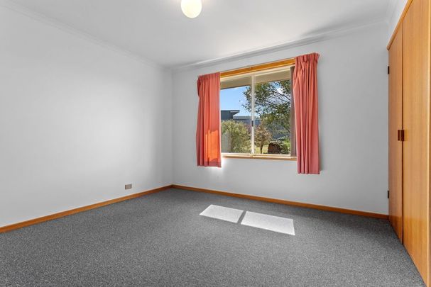 Well-presented and low-maintenance 3-Bedroom Home - Photo 1