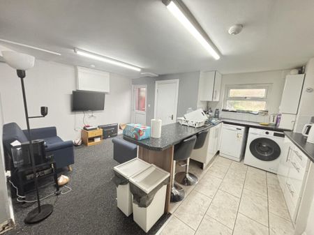 7 Lumley Street, Leeds, LS4 2NN - Photo 2