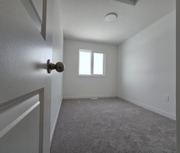 For Lease - 14 Red Oak Common, Cambridge, Ontario - Photo 5