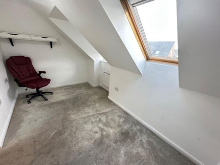 4 bedroom townhouse to rent - Photo 2