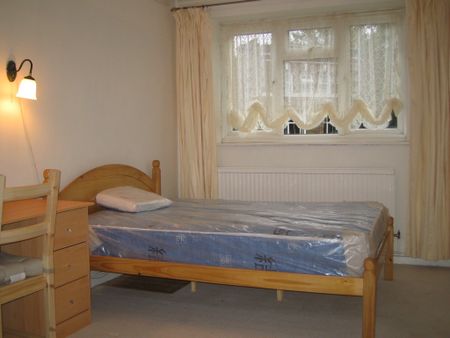 4 Bed Maisonette, Hickling House, SE16 - Photo 4