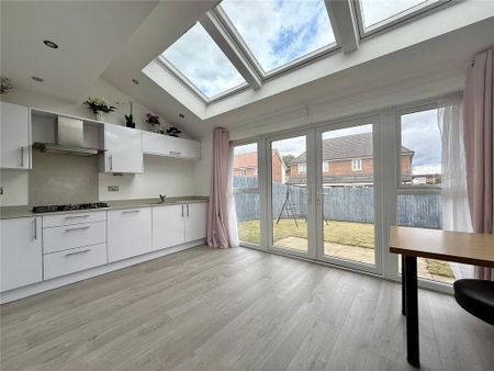 3 bedroom detached house to rent - Photo 5