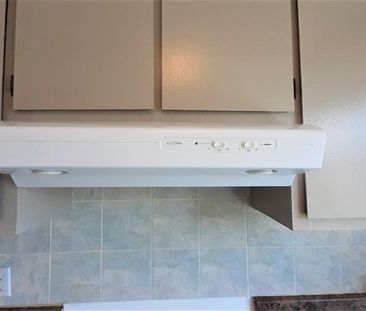 N-Rosemont Grand 4 1/2 Triplex 2e Étage près de tous les services - Photo 2