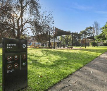 LLow-Maintenance Bayside Living in Port Melbourne – 6 month lease a... - Photo 2