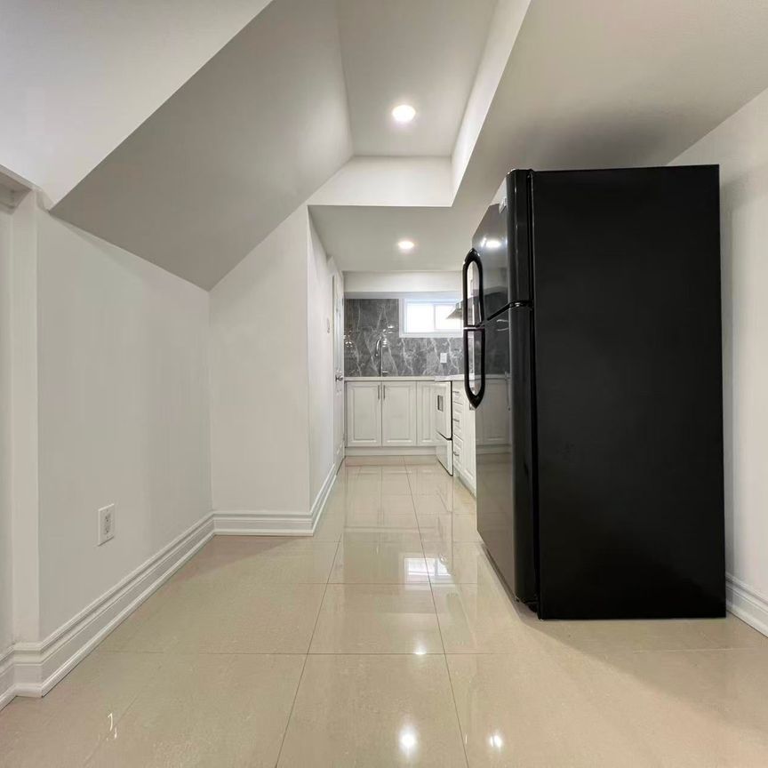 For Lease - 87 Willesden Road Unit# Bsmt, Toronto, Ontario - Photo 1