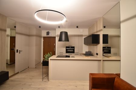 Apartament z miejscem postojowym blisko centrum - Photo 2