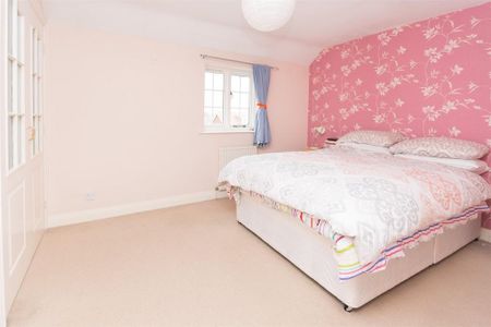 2 bedroom end of terrace house to rent - Photo 3