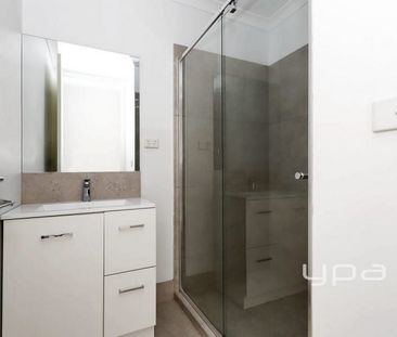 Two bedroom home, prime location! - Photo 6