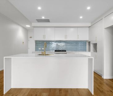 Waterfront Three Bedroom Apartment - Photo 6