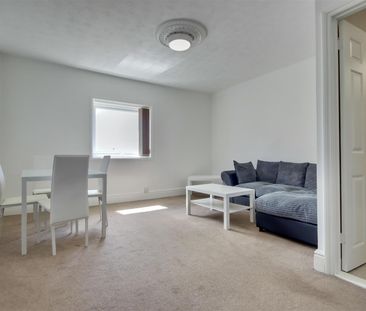 Sandringham Apartments, Osborne Road, Southsea - Photo 1