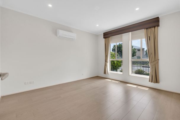 45 Hindmarsh Cct, Mawson Lakes SA 5095 - House For Rent | Domain - Photo 1