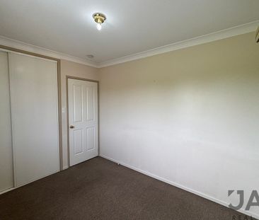 Lovely 3-Bedroom Townhouse with Great Amenities - Photo 1