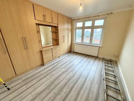 Great South West Road, Hounslow, TW4 - Photo 3