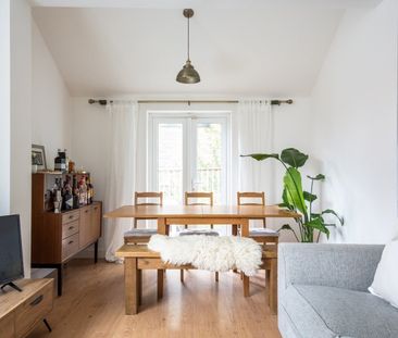 Room in a Shared House, Milton Grove, M16 - Photo 4