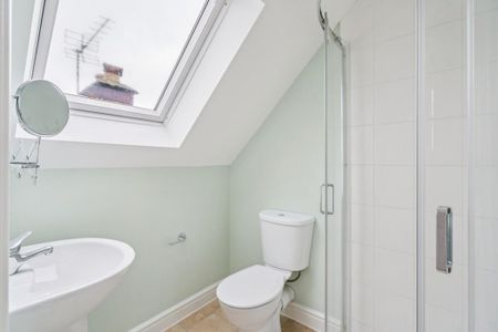 4 bedroom semi-detached house to rent - Photo 5