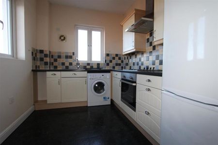 2 bedroom flat to rent - Photo 3