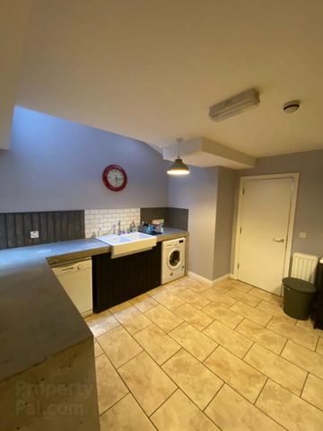 Great Accommodation, 54 Fitzroy Avenue, BT71HX, Belfast - Photo 5