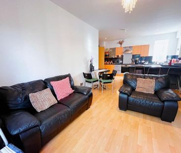 2 bedroom flat to rent - Photo 3