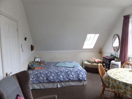 Studio to rent - Photo 2