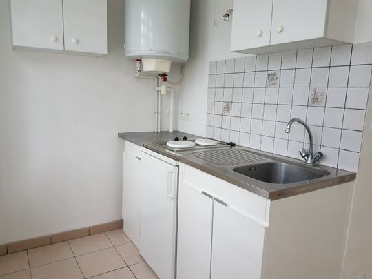 Location Appartement 1 pièce 25m² VALENCIENNES 59300 - Photo 1