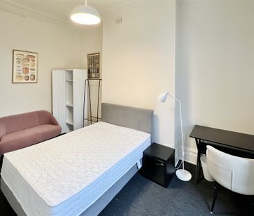 Fortess Road, London - Photo 2