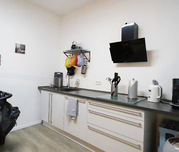 GENUG PLATZ FÜR DIE GANZE FAMILIE! GROSSE ERDGESCHOSSWOHNUNG IM KRE... - Foto 1