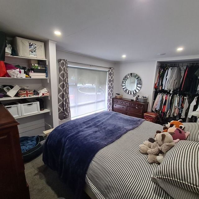 Dog/Pet friendly, Electric Gate and fully fenced - Photo 1