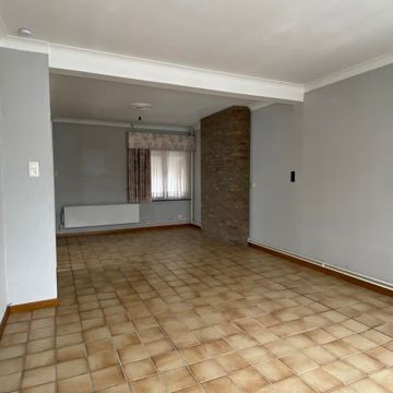 Gezinswoning met 3 slaapkamers in rustige omgeving - Photo 1
