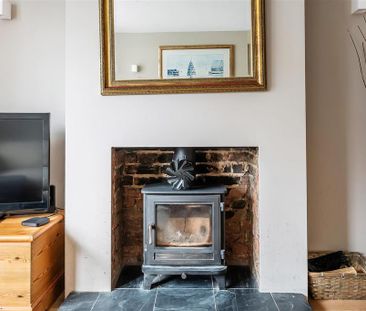2 bedroom townhouse to rent - Photo 3