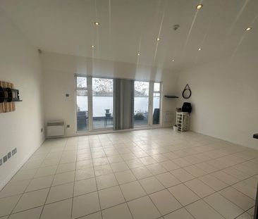 3 Bed Flat, Boundary Road, NW8 - Photo 1