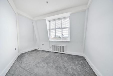 3 bedroom flat to rent - Photo 4